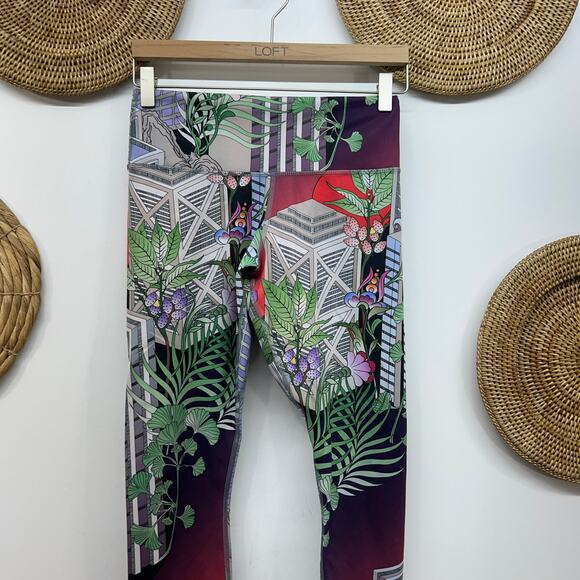 Nike Dri-Fit Colorful Cityscape Athletic Workout Legging Activewear Small - Picture 3 of 5